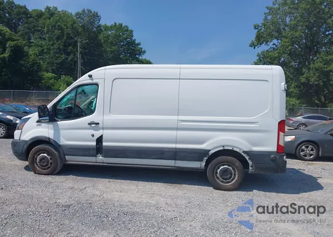 2019 Ford Transit-250 z USA, uszkodzony, nr VIN 1FTYR2CM0KKA32165